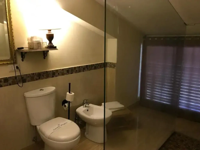 5 Bedrooms Cottage