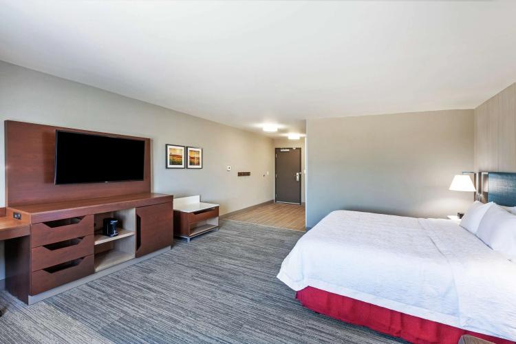Hampton Inn Gardner Conference Center