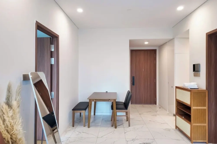 2 Bedrooms Luxury Apartment with balcony and with city view