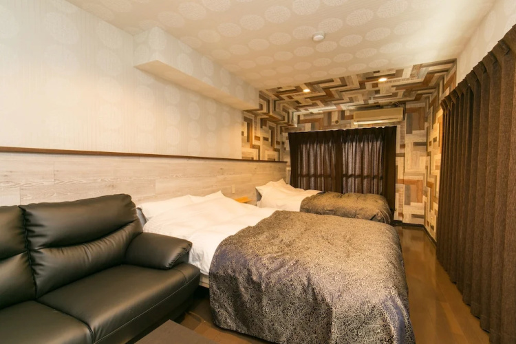 R Hotel