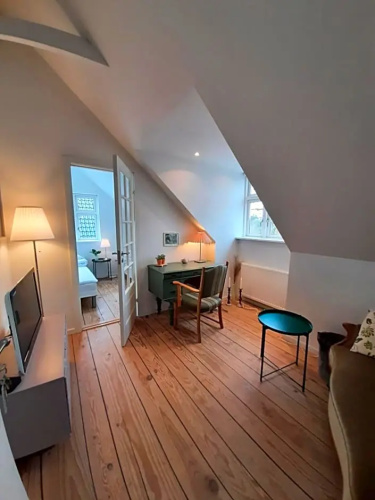 LatterLy Rooms