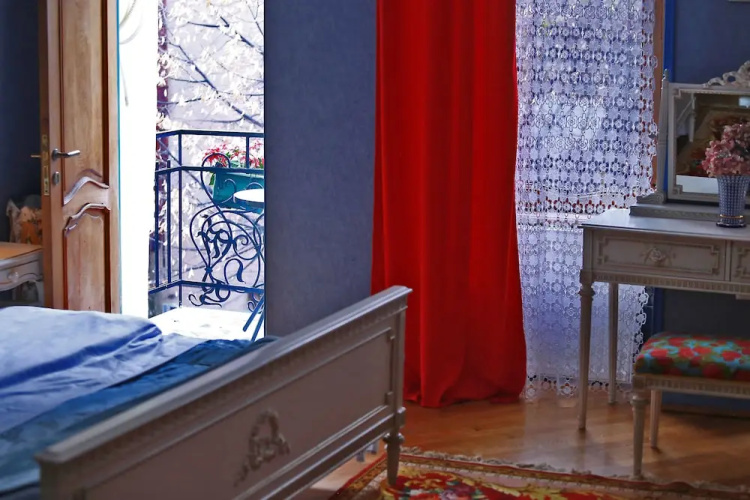 Tbilisi Art Deco Apartment