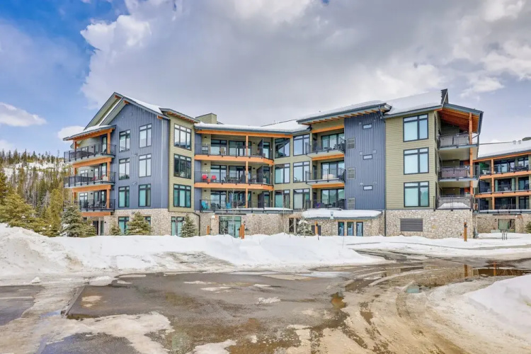 Downtown Winter Park Condo ~ 3 Mi to Skiing!