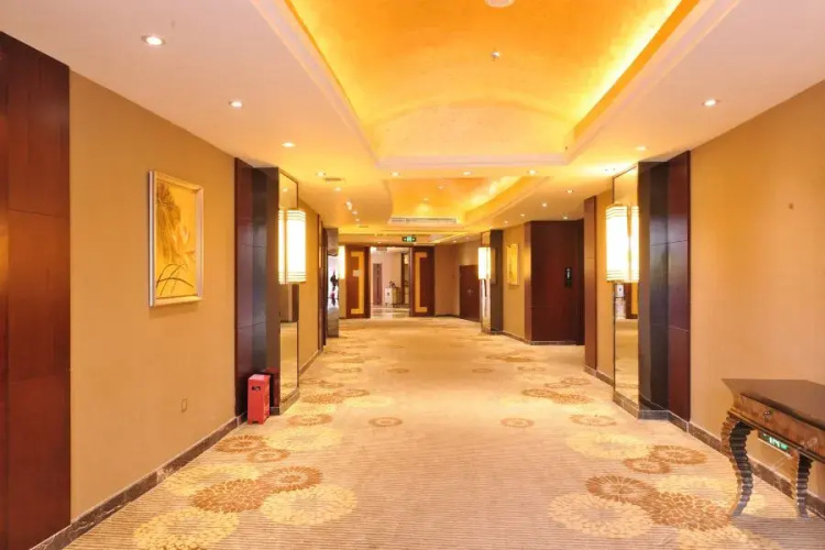 Zenec Elegant Hotel