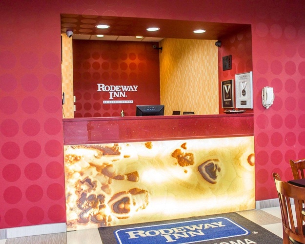Rodeway Inn MacArthur Airport photo 13