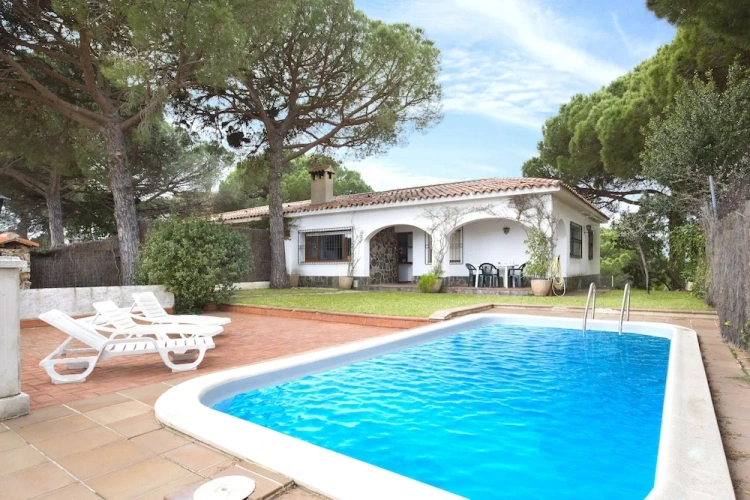 3 Bedrooms Villa