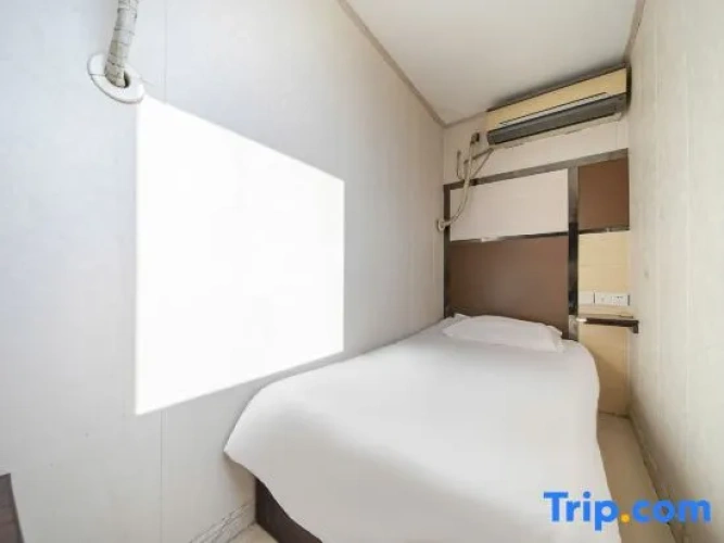 Bed in Dorm (male dorm)
