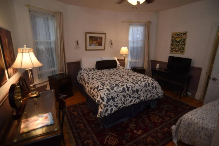Elliott House Bed & Breakfast