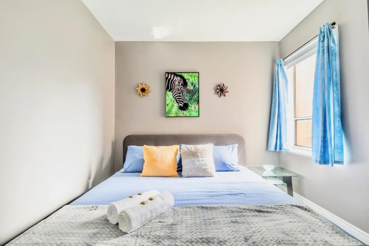 1BR - King Bed Apt With Netflix - Prime Location