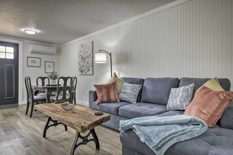 Fredericksburg Getaway w/ Covered Deck & Fire Pit!