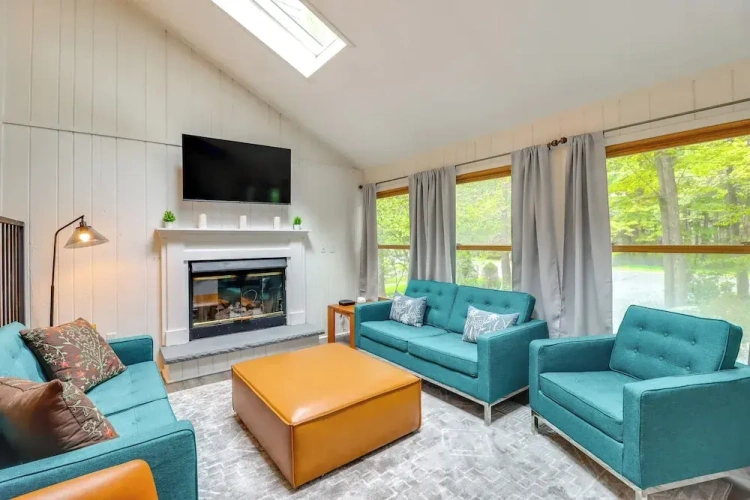 5 Bedrooms Cottage
