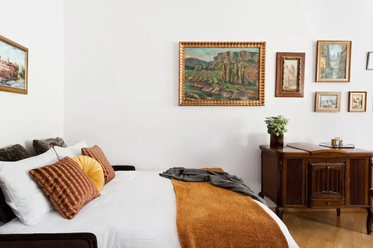 Cracovian Suite by Loft Affair