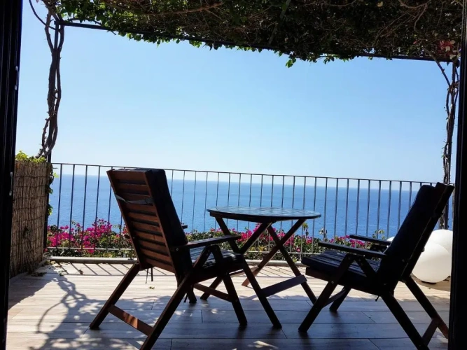 1 Bedroom Double Apartment with sea view