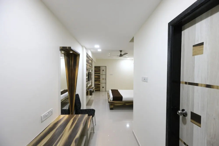 OYO 7131 Amrita Inn