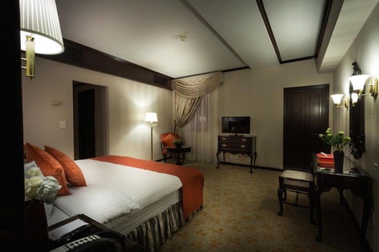 Deluxe Suite