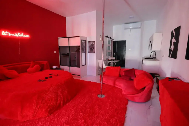 PÀRIS Honeymoon Suite