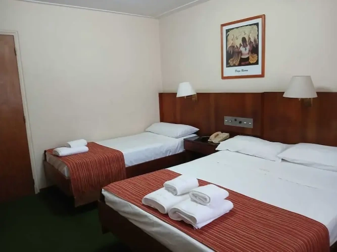 Standard Triple room