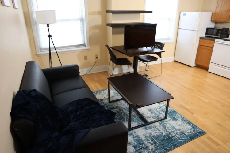 2 Bedrooms Apartment