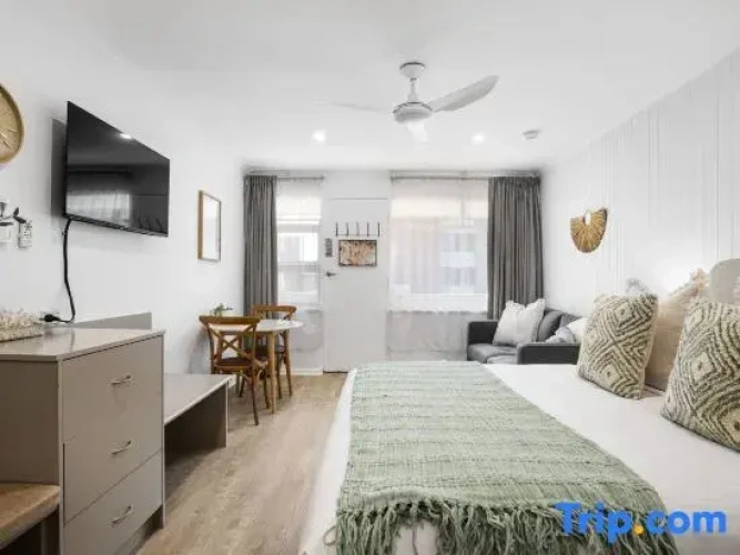 1 Bedroom Double Apartment