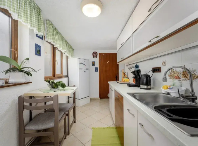 Pretty Apartment With Balcony
