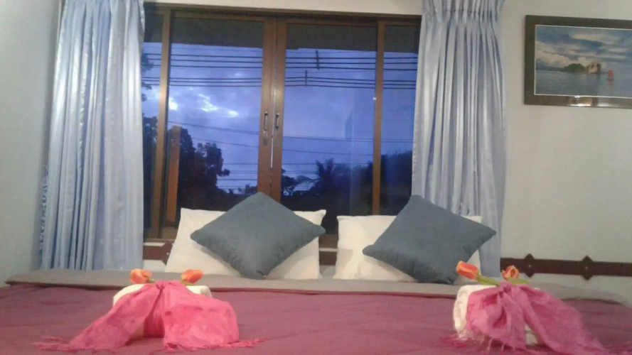 Khao Lak Traveller Lodge