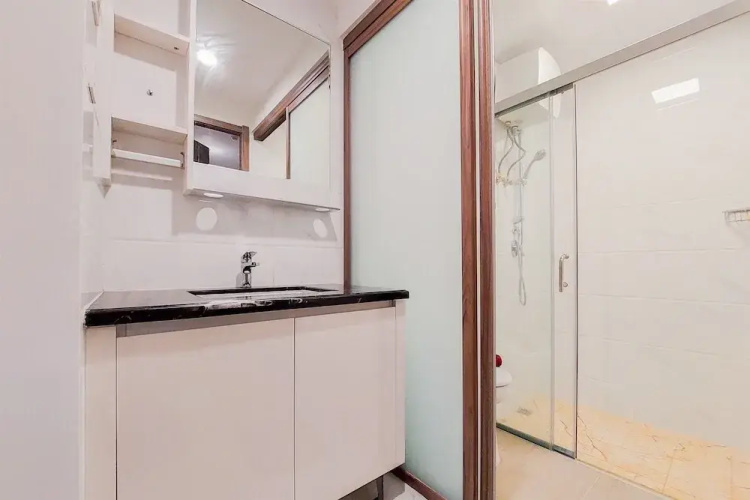 Comfortable 2BR at Sky House BSD Apartment