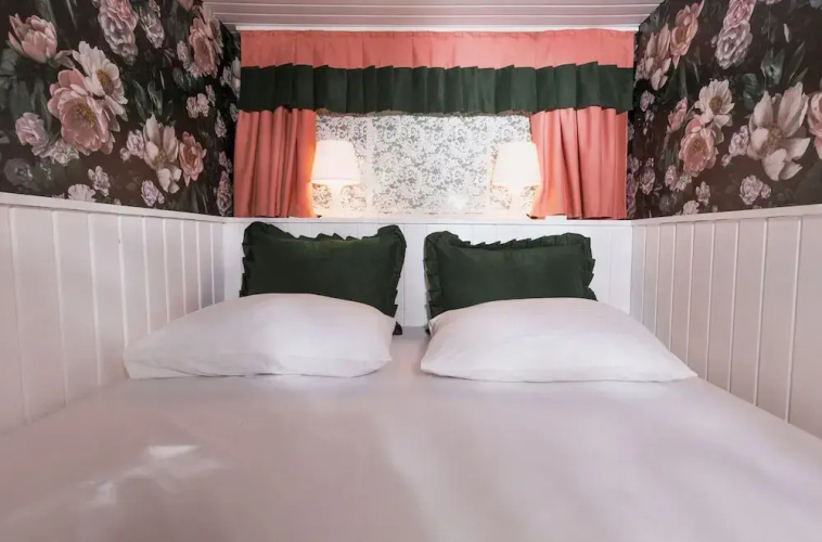 Mona Glamping Caravan Suites