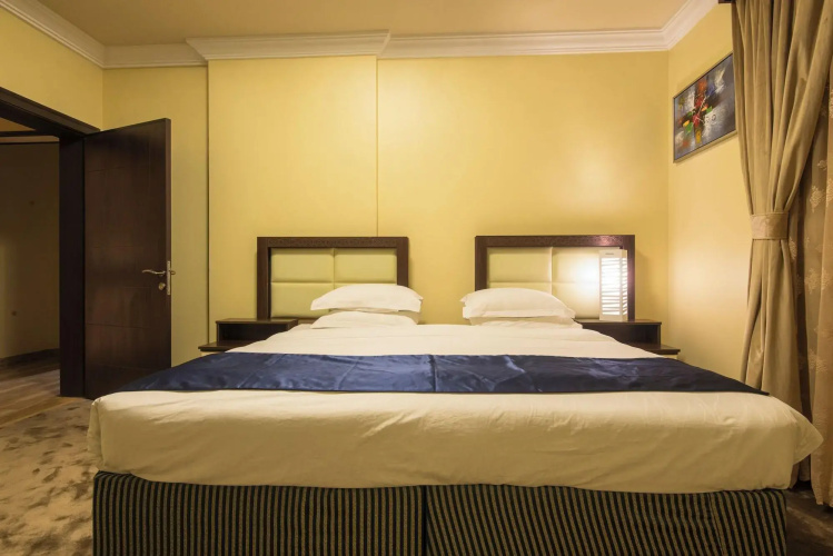 la hoya hotel suites