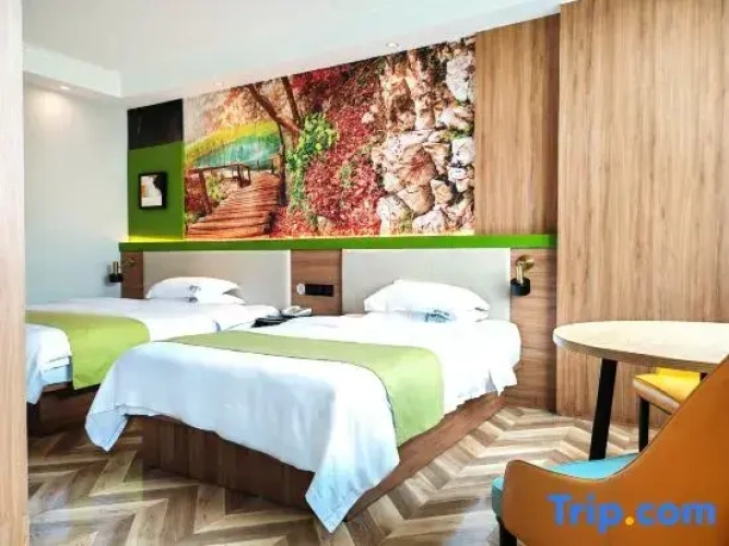 Deluxe Triple Suite