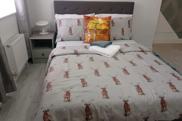 Apartment - Sleeps 4 - Parking - Wifi