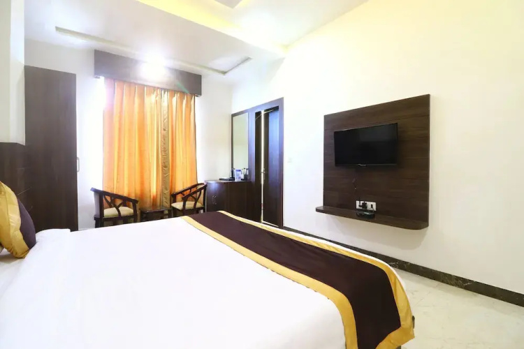 Hotel Taj Venture By Park Tree