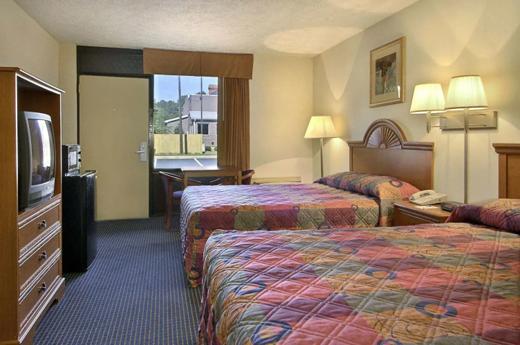 Williamsburg Suites