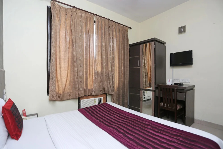 OYO 9601 Hotel Sunshine Residency Castle