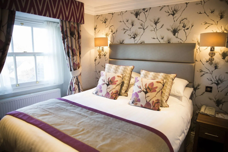 The George Hotel