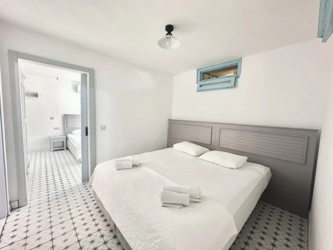 Economy Quadruple Basement room