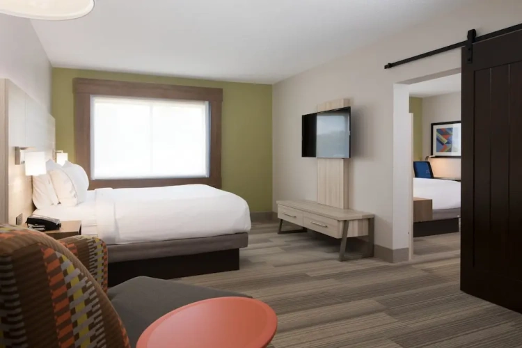 2 Bedrooms Suite