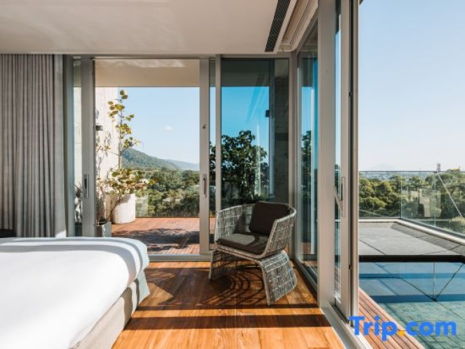Standard room with sunrise view