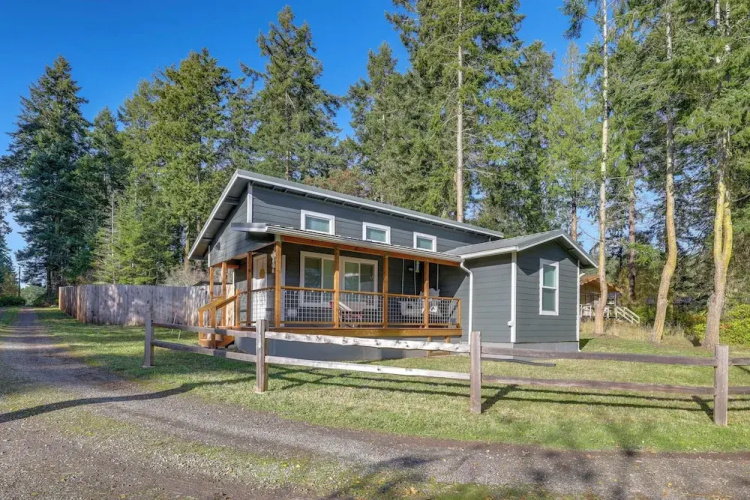 Hike & Relax Fireside: Nordland Gem w/ Deck & Yard
