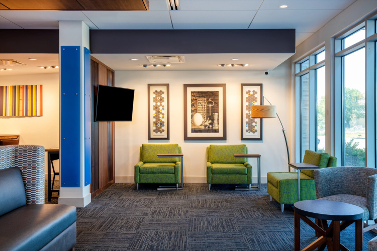 Holiday Inn Express & Suites Beloit photo 16