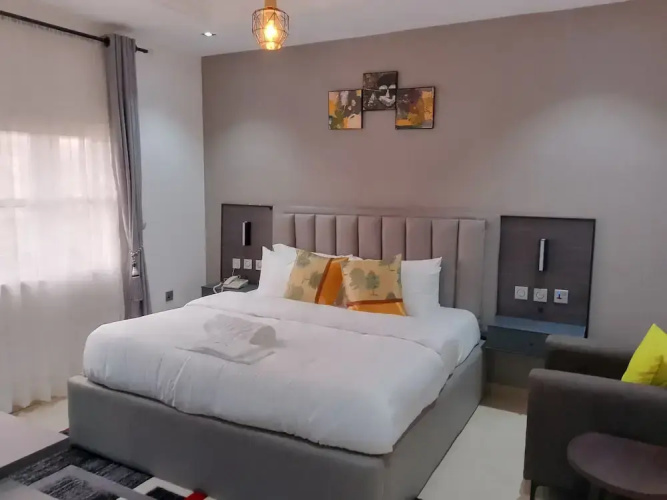 MacDestly Hotel