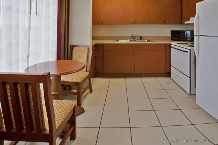 Holiday Inn Express & Suites St. Petersburg North (I-275) photo 33