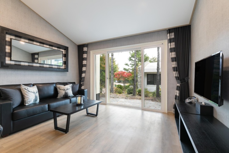 Premier room