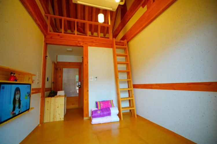 Lee Ga Hanok