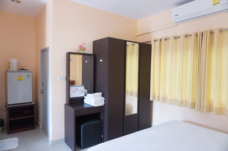 Jirasin Ranong Apartment