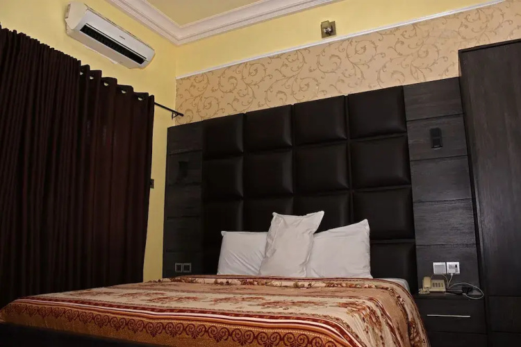 LaMaison Hotel