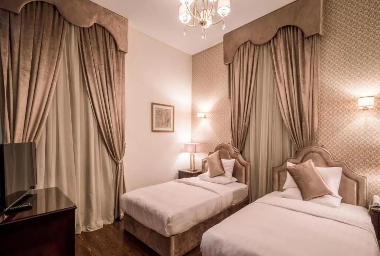 1920s Boutique Hotel and Restaurants