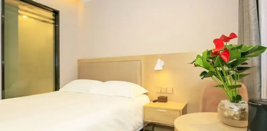 Guilin Tree Hotel