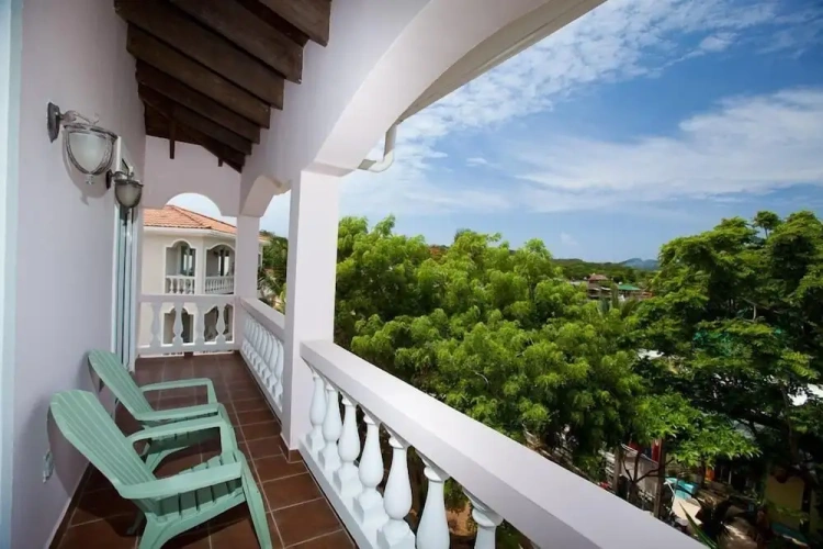 4 Bedrooms Villa with ocean view