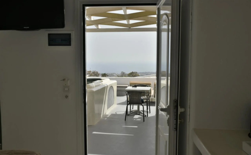 Tataki Hotel
