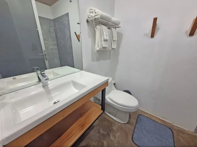Nomad Living CR